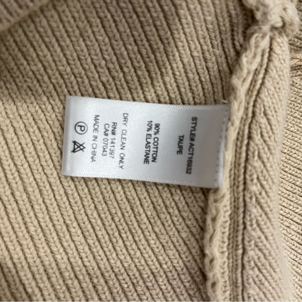 NWOT ASTR the Label Fletcher Ribbed top - Picture 10 of 14